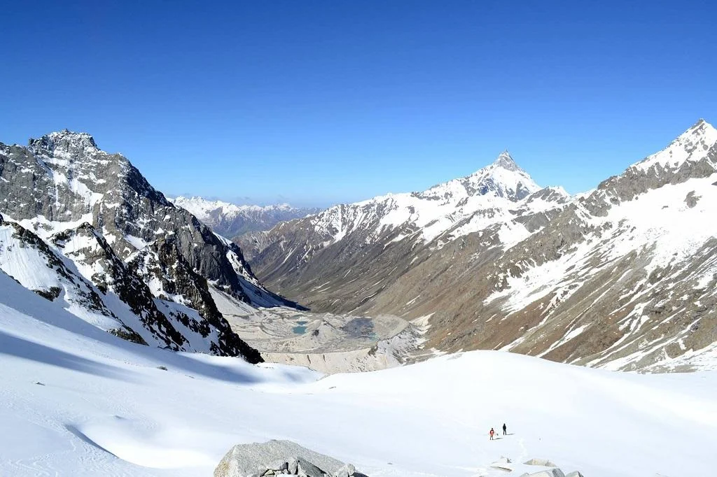 Baras Pass Trek