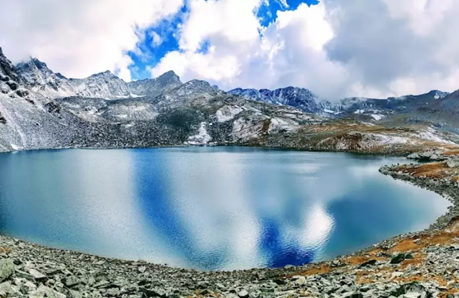 Baraadsar Lake Trek